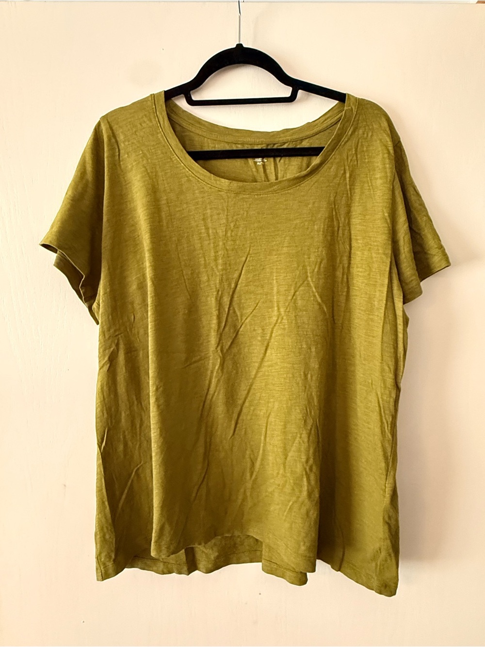 Eileen Fisher Olive Green Short Sleeve Scoop Neck Tee